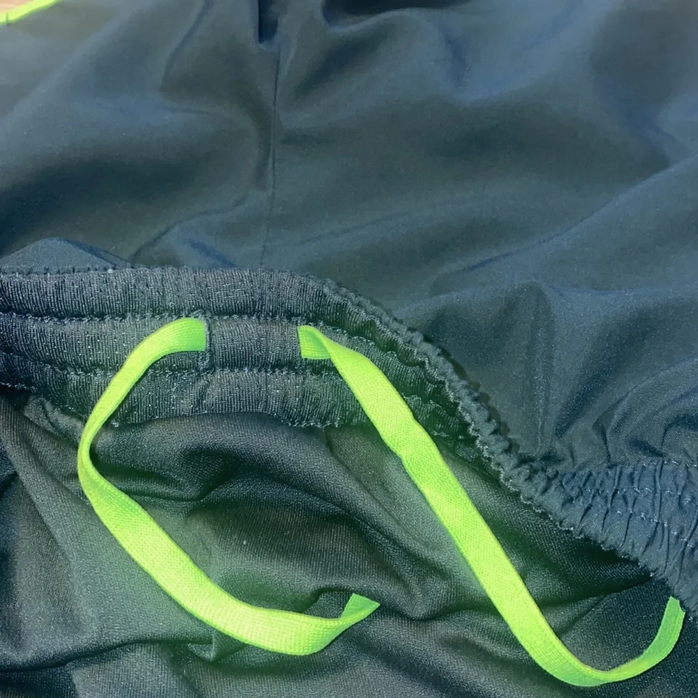 🪿Grey with blue and green detail Nike Dri-fit shorts! - Picture 5 of 10